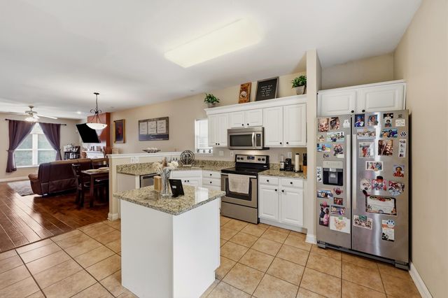 1121 Parliament Way, Lexington, KY 40517