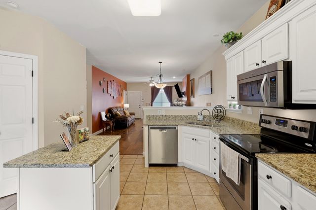 1121 Parliament Way, Lexington, KY 40517