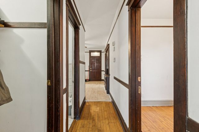 8548 S Manistee Avenue, Chicago, IL 60617