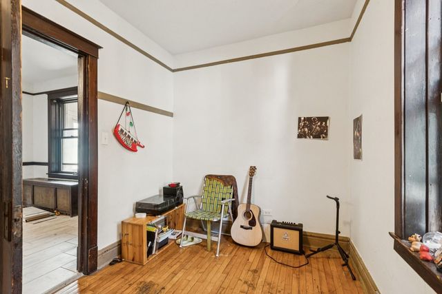 8548 S Manistee Avenue, Chicago, IL 60617