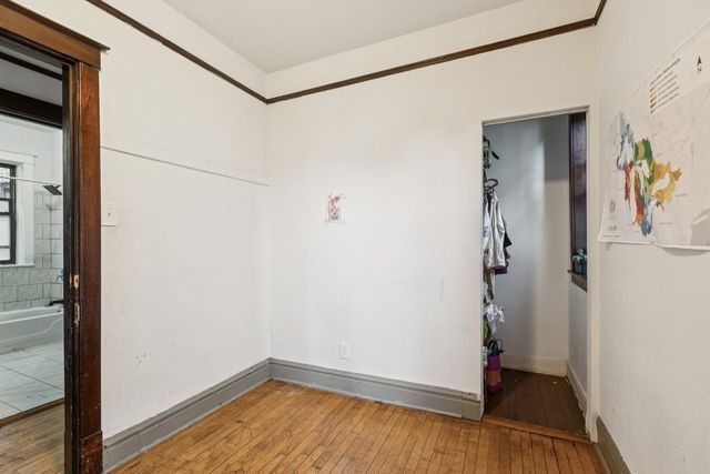 8548 S Manistee Avenue, Chicago, IL 60617