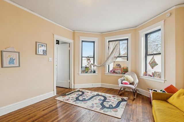 8548 S Manistee Avenue, Chicago, IL 60617