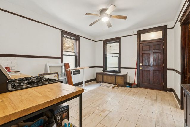 8548 S Manistee Avenue, Chicago, IL 60617