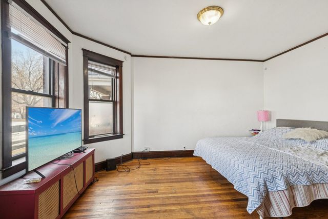 8548 S Manistee Avenue, Chicago, IL 60617