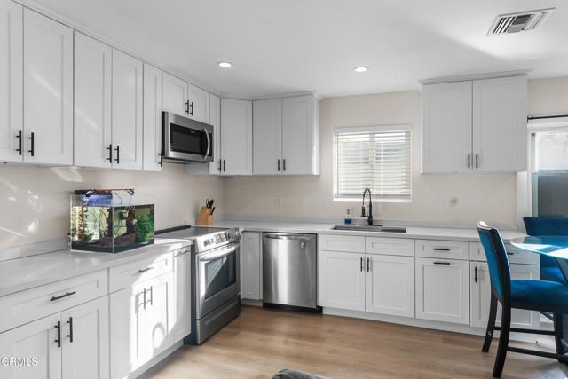 2549 Young Avenue B, Thousand Oaks, CA 91360