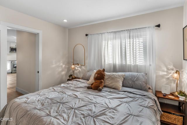 2549 Young Avenue B, Thousand Oaks, CA 91360