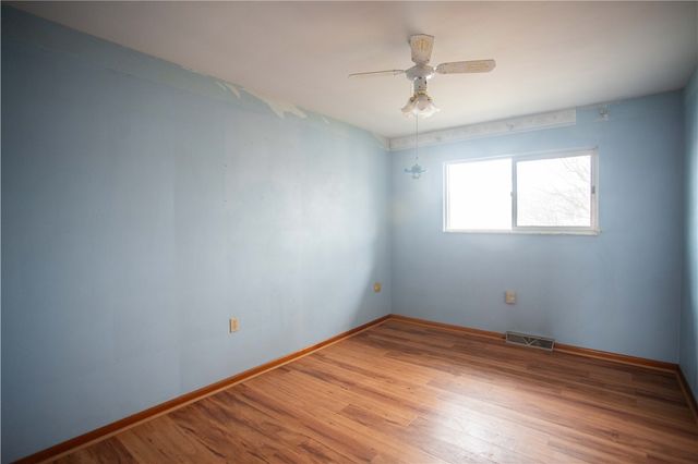 323 Olivia St., Vanport, PA 15009