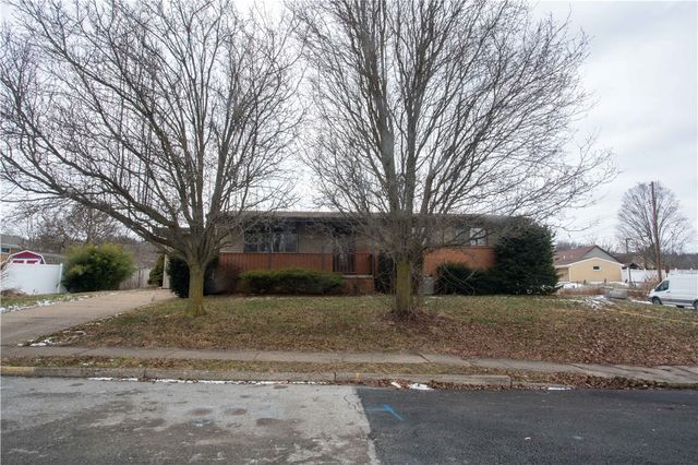 323 Olivia St., Vanport, PA 15009