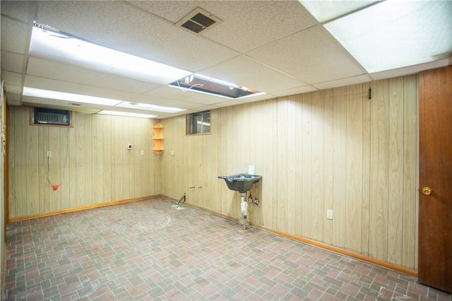 323 Olivia St., Vanport, PA 15009