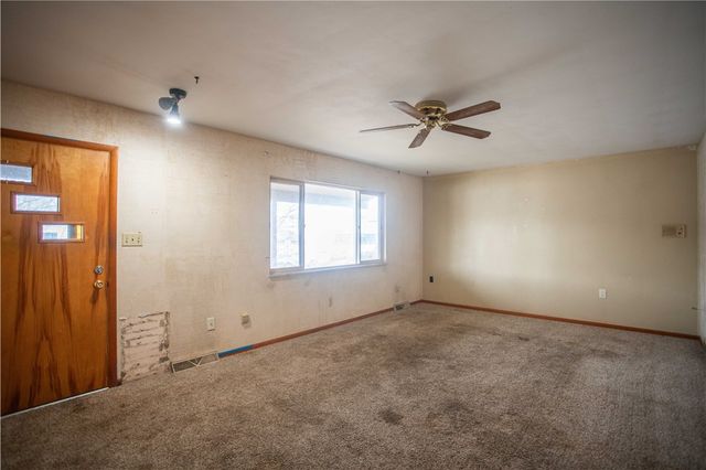 323 Olivia St., Vanport, PA 15009