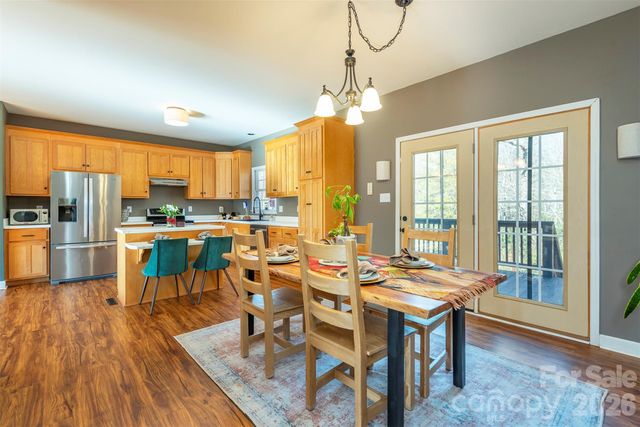 243 Scenic Ridge Drive, Hendersonville, NC 28792