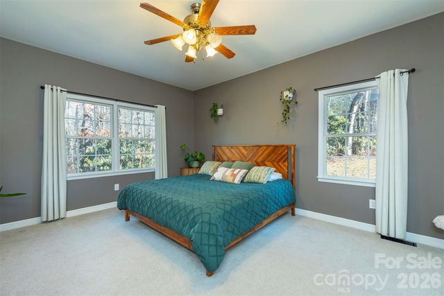 243 Scenic Ridge Drive, Hendersonville, NC 28792