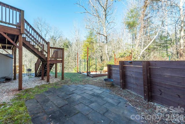 243 Scenic Ridge Drive, Hendersonville, NC 28792