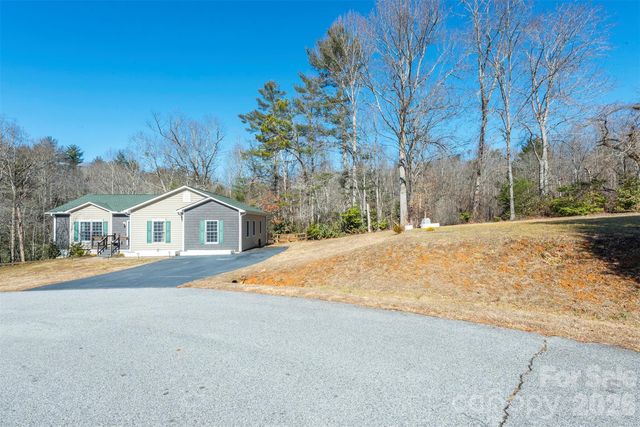 243 Scenic Ridge Drive, Hendersonville, NC 28792