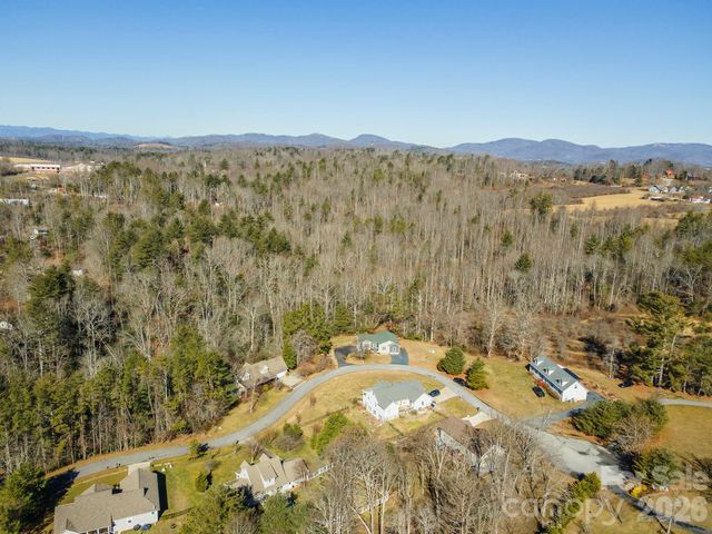243 Scenic Ridge Drive, Hendersonville, NC 28792