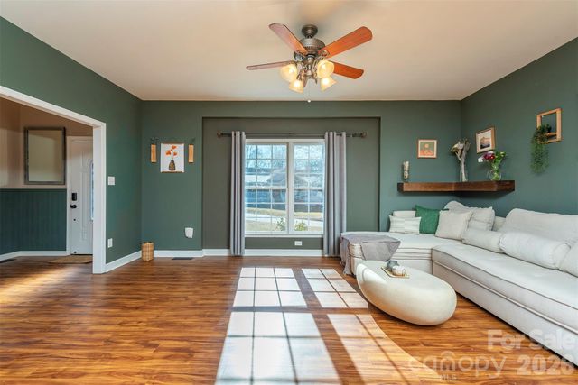 243 Scenic Ridge Drive, Hendersonville, NC 28792