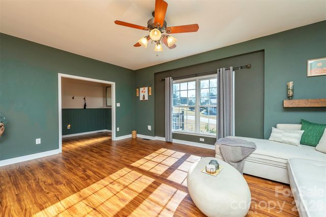 243 Scenic Ridge Drive, Hendersonville, NC 28792