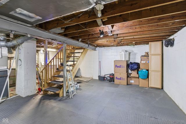 226 S 6th Avenue, Beech Grove, IN 46107