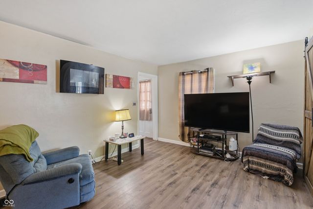 226 S 6th Avenue, Beech Grove, IN 46107