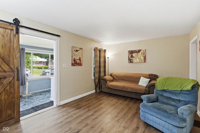 226 S 6th Avenue, Beech Grove, IN 46107