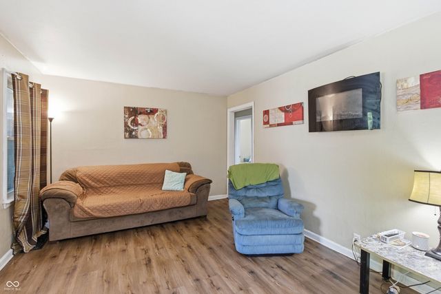 226 S 6th Avenue, Beech Grove, IN 46107