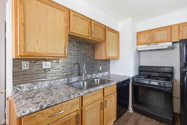 226 S 6th Avenue, Beech Grove, IN 46107