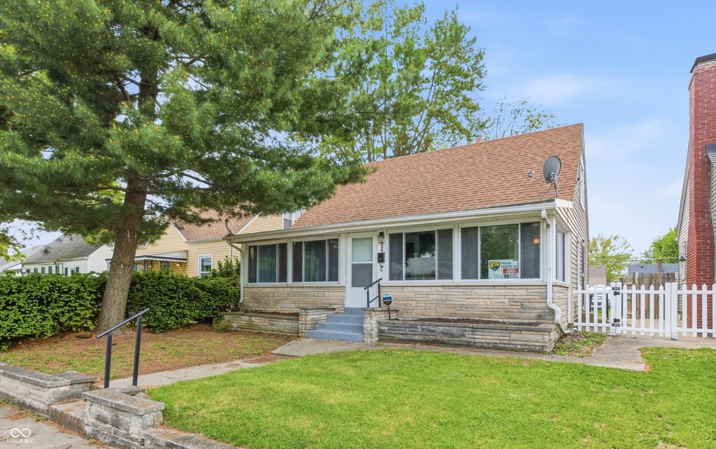 226 S 6th Avenue, Beech Grove, IN 46107