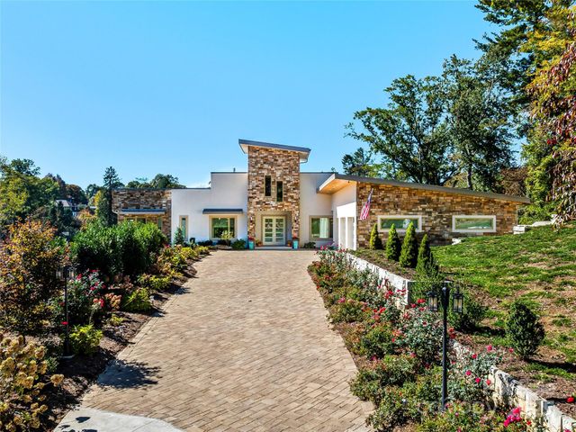 123 Wembley Road, Asheville, NC 28804