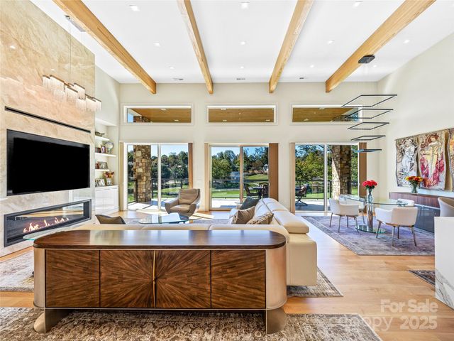 123 Wembley Road, Asheville, NC 28804