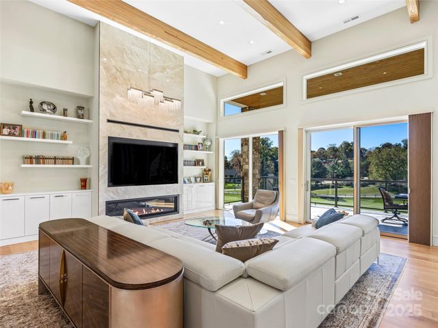 123 Wembley Road, Asheville, NC 28804