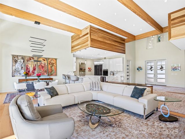 123 Wembley Road, Asheville, NC 28804