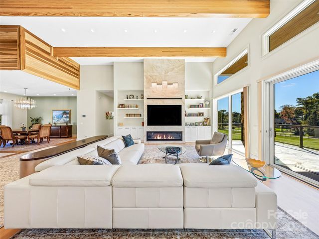 123 Wembley Road, Asheville, NC 28804