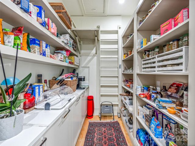 123 Wembley Road, Asheville, NC 28804