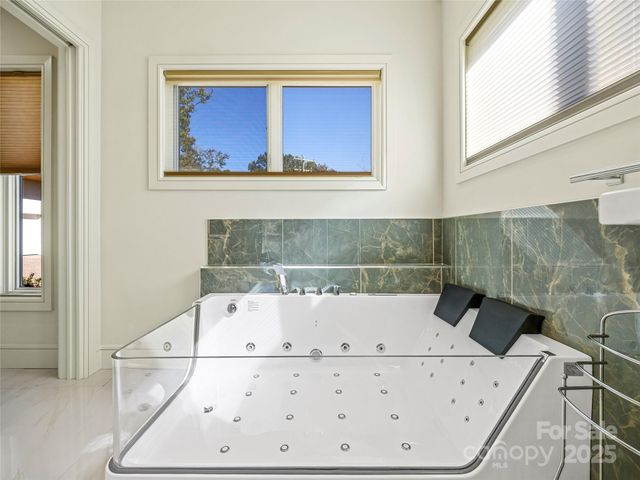 123 Wembley Road, Asheville, NC 28804