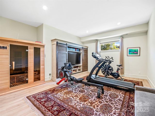 123 Wembley Road, Asheville, NC 28804