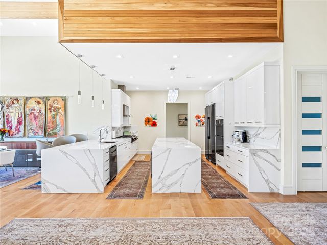 123 Wembley Road, Asheville, NC 28804