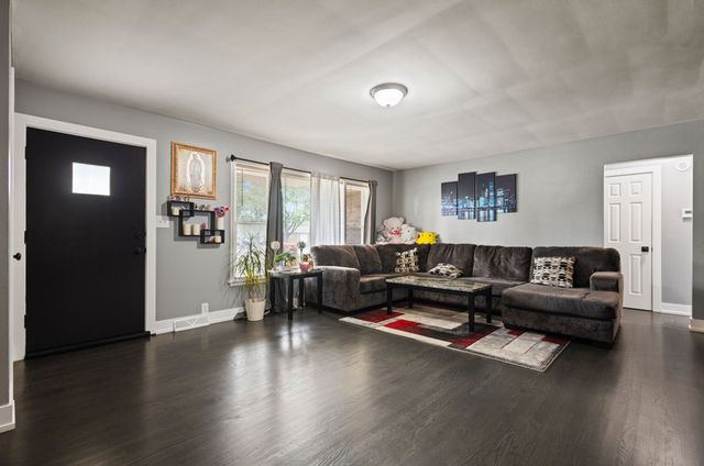 251 W 10th Street, Chicago Heights, IL 60411