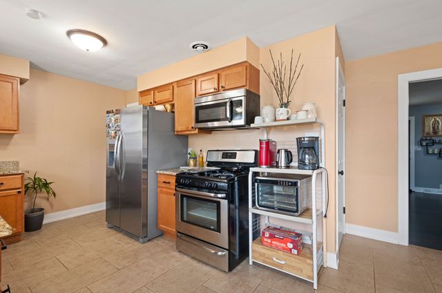 251 W 10th Street, Chicago Heights, IL 60411