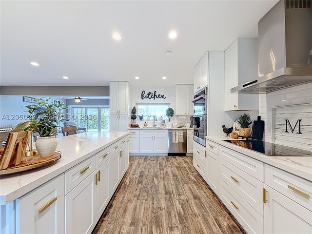 1150 NW 86th Ter, Pembroke Pines, FL 33024