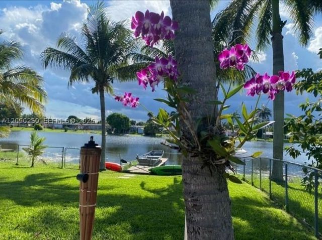 1150 NW 86th Ter, Pembroke Pines, FL 33024
