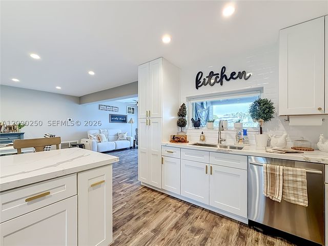 1150 NW 86th Ter, Pembroke Pines, FL 33024