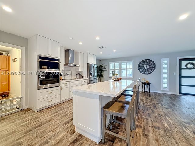 1150 NW 86th Ter, Pembroke Pines, FL 33024