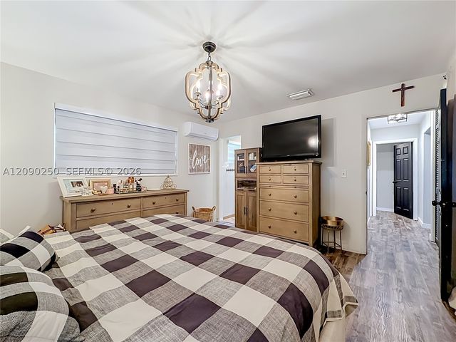 1150 NW 86th Ter, Pembroke Pines, FL 33024