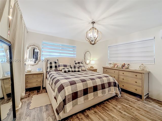 1150 NW 86th Ter, Pembroke Pines, FL 33024
