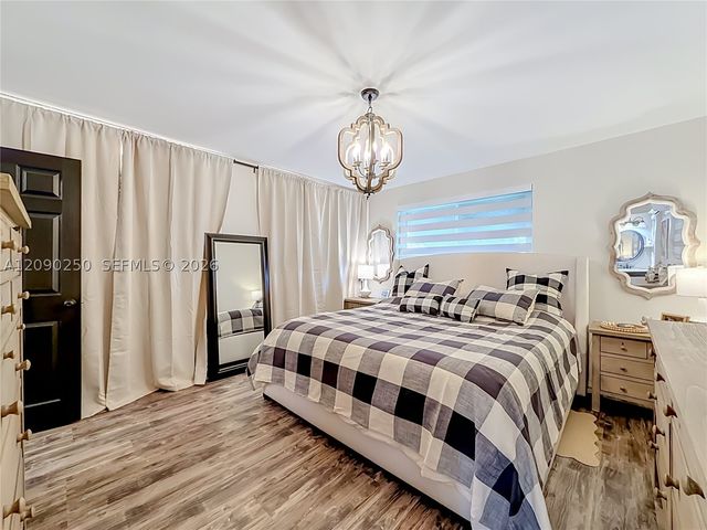 1150 NW 86th Ter, Pembroke Pines, FL 33024