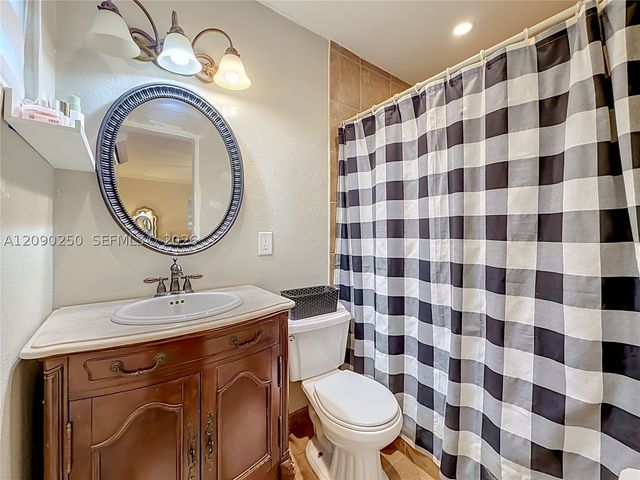 1150 NW 86th Ter, Pembroke Pines, FL 33024