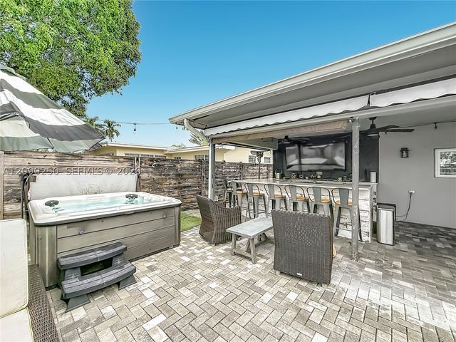 1150 NW 86th Ter, Pembroke Pines, FL 33024