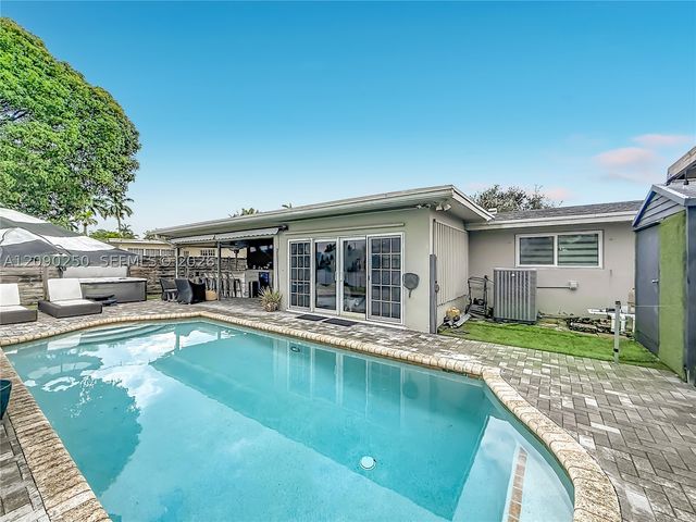 1150 NW 86th Ter, Pembroke Pines, FL 33024