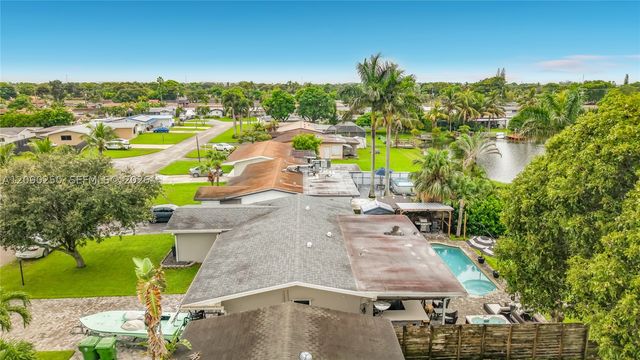 1150 NW 86th Ter, Pembroke Pines, FL 33024