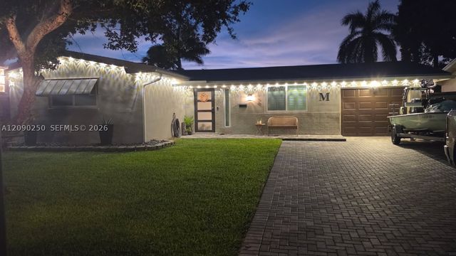 1150 NW 86th Ter, Pembroke Pines, FL 33024